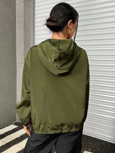 Chaquetas Cortavientos para Mujer de Alta Gama / Chaquetas para Mujer Hechas con Materiales Transpirables y de Primera Calidad - Product Image 2