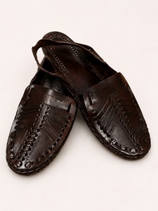 Mocassins plats traditionnels en cuir véritable marron Kolapuri, tissés à la main, avec sangle à boucle, sandales décontractées pour hommes, chaussures d'hiver et d'été - Product Image 2