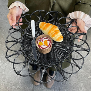 Mantel de mesa de alta calidad estilo clásico con diseño floral, hecho a mano con mimbre trenzado, resistente al calor, hecho en Vietnam. - Product Image 3