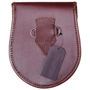 Sporran Escocés de Cuero con Doble Grabado de Nudo Celta, Hecho a Mano, con Insignia de Cardo Plateado para Vestimenta Highland - Product Image 2