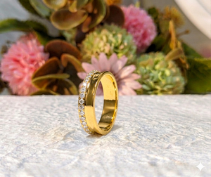 Anillo de Compromiso y Aniversario de Oro Sólido de 10K con Diamante CVD Cultivado en Laboratorio de Corte Redondo, Apilable, Certificado por IGI - Product Image 2