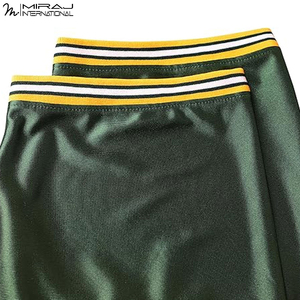 Camisetas de fútbol americano verdes sólidas para hombre, de malla de poliéster, material liso, estilo jersey, ropa deportiva. - Product Image 3