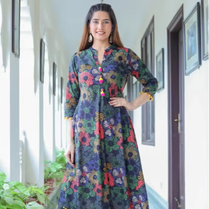 ชุดคุर्ตาอานาร์กาลีผ้าฝ้ายสีดำพิมพ์ลายสำหรับผู้หญิง คอจีน แขนสามส่วน ดีไซน์สไตล์ชาติพันธุ์ทั่วโลก เหมาะสำหรับใส่ลำลองและงานเทศกาล - Product Image 1