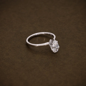 แหวนหมั้นเพชรทรงลูกแพร์คุณภาพสูง เพชรสร้างในห้องปฏิบัติการ ได้รับการรับรองจาก IGI เพชรเม็ดกลาง แหวนทองคำแท้สำหรับเจ้าสาว - Product Image 4