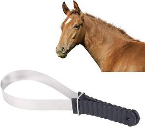 Brosse de toilettage équine en caoutchouc durable pour chevaux, peigne à curry, outil de massage et de nettoyage pour la pelage et le soin du pelage - Product Image 3