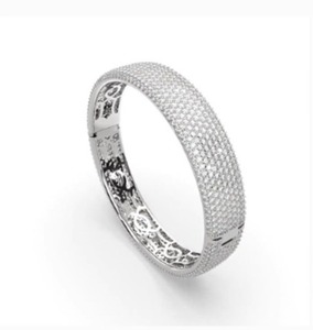 Brazalete de Oro Blanco de 18K con Diamantes Cultivados en Laboratorio |    Brazalete articulado con 5 filas de diamantes redondos de talla brillante |   Certificado por IGI - Product Image 2
