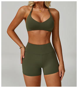 Ensemble de sport confortable pour femme grande taille : soutien-gorge de yoga extensible et legging (haut et bas) avec maintien moyen pour usage quotidien actif - Product Image 3