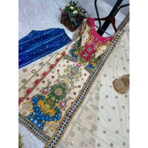 Ensemble haut-bas et dupatta pour femmes, pour les occasions spéciales, avec un travail manuel en miroir véritable - Product Image 2