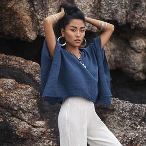 Haut en coton Sola Navy Butterfly pour femme, chemisier en gaze ultra douce, chemise d'été bohème, haut léger pour tous les jours, grande taille - Product Image 1