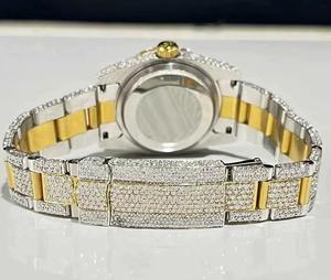 Reloj de Pulsera de Diseño para Hombre, Completamente Adornado con Diamantes Moissanite, con un Atractivo de Lujo Intenso - Product Image 2