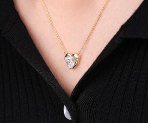 Collier pendentif solitaire en diamant de laboratoire taille cœur, serti à griffes, en or massif 10K plaqué rhodium, luxe pour usage quotidien - Product Image 4