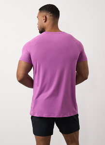 T-shirt d'entraînement athlétique pour hommes, personnalisé, à séchage rapide, pour la salle de sport, vêtements de sport performants - Product Image 3