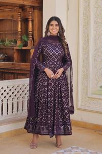 Conjunto de Vestido ANARKALI de Georgette con Bordado de Lentejuelas y Duppatta para Mujeres Indias y Pakistaníes para Ocasiones Especiales - Product Image 6