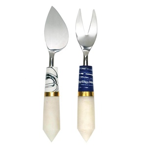 Vajilla de acero inoxidable de lujo, juego de queso real hecho a mano con aspecto de Marber blanco, herramienta de queso con mango hecho a mano de resina - Product Image 1