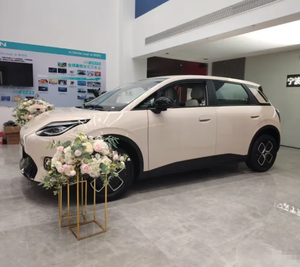 Voiture <span class=keywords><strong>électrique</strong></span> chinoise Aion SUV 4x4 Utility 2025 Aion UT 330 Star Version Véhicules <span class=keywords><strong>électrique</strong></span>s <span class=keywords><strong>Prix</strong></span> compétitif Bonne qualité - Product Image 3