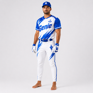 Uniforme de baseball haut de gamme doté d'un tissu doux et respirant, offrant une gestion de l'humidité et des mouvements libres pour chaque athlète. - Product Image 5