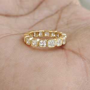 Bague Éternité Complète Personnalisable Unisexe en Or Massif 14K avec Diamant de Laboratoire Taille Asscher Sertie Clos, Bijou de Demande en Mariage et de Mariage - Product Image 3