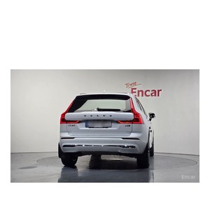 Volvo XC60 B5 2024 Ultrabrillante con Caja de Cambios Automática, Asientos de Cuero, Cámara Trasera, Volante a la Izquierda, 12.084 km - Product Image 4