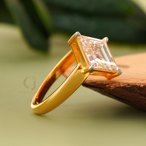 Bague de fiançailles en or jaune 14 carats avec diamant de laboratoire taille cerf-volant de 2,06 carats VVS VS EF, solitaire de luxe pour femme, diamant géométrique moderne - Product Image 4