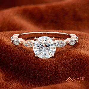 แหวนหมั้นทรงกลมทองคำ 14K/18K โรสโกลด์ ประดับด้วยพลอยทรงมาร์คีส์และทรงกลมด้านข้าง |   แหวนแต่งงานสำหรับผู้หญิงที่มีสไตล์ - Product Image 1
