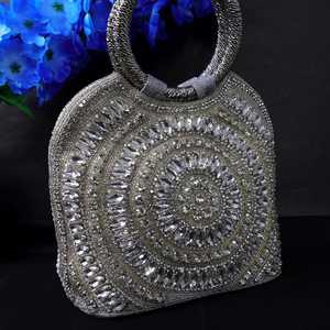 <b>Large</b> Capacity Classic Fabric Hand <b>Beaded</b> Embroidered Portable Cosmetic Jewelry Storage Bag Foldable Zipper - Product Image 4