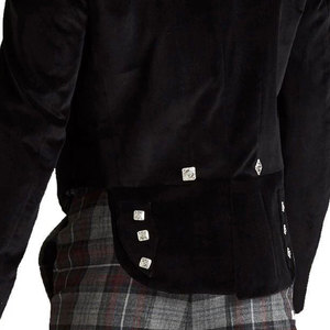 Veste Prince Charlie en velours noir écossais pour homme, best-seller de Ventoria Enterprises, veste à 3 boutons, style traditionnel des Highlands - Product Image 4