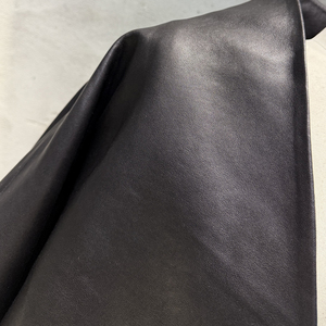 Veste Courte Noire en Similicuir pour Femme, Style Designer de Luxe, Manches Lanterne, Vêtement d'Extérieur Décontracté, Vente en Gros - Product Image 3