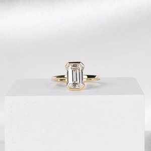 แหวนเพชรทรงเอเมอรัลด์ 3 กะรัต เพชรเลี้ยงในห้องปฏิบัติการ ตัวเรือนทองคำขาว 14K แหวนหมั้นเพชรเม็ดเดี่ยว แหวนสัญญา แหวนแต่งงานสำหรับผู้หญิง - Product Image 4