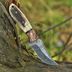 Couteau de chasse à lame fixe en acier Damas, fabriqué à la main, personnalisable OEM, manche en os de cerf, étui en cuir, garantie 3 ans - TARJ ENTERPRISES - Product Image 2