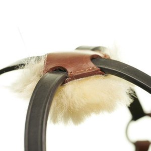 Bridas para montar a caballo de material sólido, cómodas, hechas en Pakistán, para venta en línea. - Product Image 6