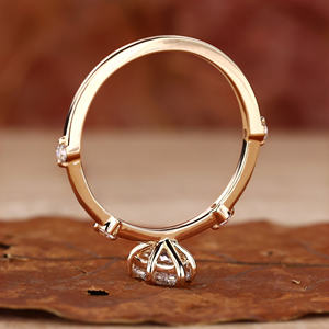Bague de fiançailles en moissanite taille poire, bague solitaire minimaliste en or rose, bague de mariée pour femme, bijoux de mariage - Product Image 3