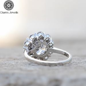 Bague de fiançailles en moissanite pour femme Charm_Jewells, coupe coussin, style fleur, plaqué or 18 carats, design classique, certifiée IGI - Product Image 2