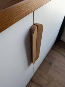 Tirador de Madera Largo Minimalista para Muebles, Tirador de Puerta de Roble Escandinavo, Tirador Vertical Moderno para Cajones, Tirador de Madera Hecho a Mano para Muebles - Product Image 2