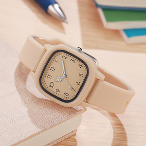 Montre à quartz pour femme avec bracelet en silicone de luxe, montre carrée tendance pour étudiantes - Product Image 6