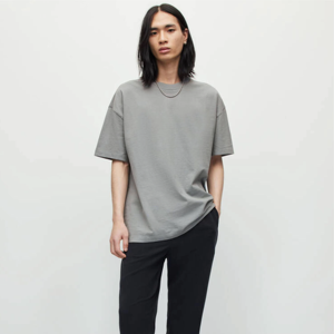 เสื้อยืดโอเวอร์ไซส์ทรงบ็อกซี่ ผ้าฝ้าย 100% สไตล์สตรีทแวร์ หนานุ่ม ทันสมัย รับผลิตตามแบบ พร้อมสกรีนโลโก้ รับผลิตแบบ OEM ODM ขายส่ง - Product Image 1
