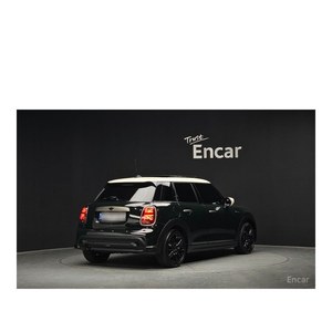 Mini Cooper 5 Puertas Edición Resolute Agosto 2022 65,842 km Volante a la Izquierda Emisión Euro V Asientos de Cuero Cámara Trasera - Product Image 2