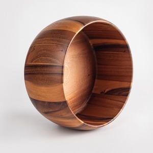 Bol à salade en bois naturel fait main, design minimaliste, grain de bois naturel, vaisselle de table pour la maison, bol de service pour légumes frais - Product Image 3