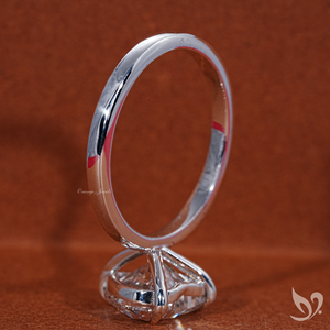 Bague de fiançailles et de mariage solitaire en or blanc massif 18 carats avec diamant de laboratoire taille cœur de 3 carats, certifiée IGI - Product Image 3