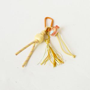 Colgante de macramé bohemio hecho a mano con borlas y flecos, accesorio estético para mochila y bolso, naranja y amarillo, artículos de regalo - Product Image 1