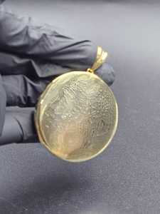 Colgante de León de Lujo en Oro Sólido de 18K con Moissanita de Corte Brillante Redondo y Engaste de Bisel, Amuleto Masculino con Temática Hip Hop - Product Image 5