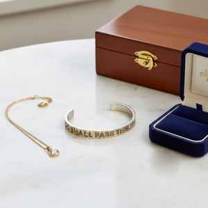 Bracelet manchette en laiton estampé à la main - Bijou avec citation inspirante - Cadeau rustique et minimaliste pour la santé mentale des femmes - Product Image 6