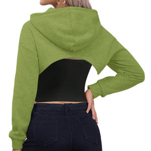 Conjunto de chándal con pantalones deportivos apilados, top corto con capucha y estampado personalizado, y pantalones de chándal acampanados para mujer - Product Image 2