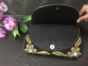 Pochette brodée traditionnelle, sac à main de créateur abordable pour femmes, idéal pour les mariages, les fêtes et les occasions festives - Product Image 2