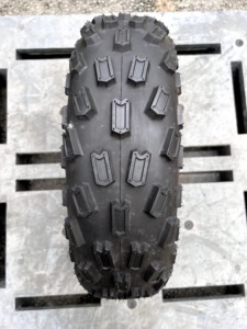 Pneu ATV intelligent KUMA KA406, best-seller, haute qualité, en caoutchouc naturel noir, indice de plis variable, durée de vie 20000 km - Product Image 2