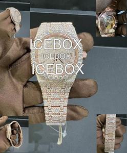 Montre-bracelet pour homme en acier inoxydable avec cadran en verre entièrement serti de diamants Moissanite, résistance à l'eau 10 bars, fermoir de bracelet - Product Image 2