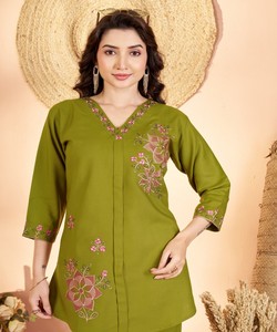 Conjunto de Kurta Verde para Mujer con Bordado Floral, Largo hasta el Tobillo, Estilo Casual, Estilo Indio Pakistaní, Algodón Tradicional 86775 DIVA-176 - Product Image 2