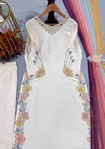 Costume Salwar traditionnel pakistanais pour femmes, robe élégante avec broderies lourdes, prix de gros, vêtements ethniques, best-seller - Product Image 4