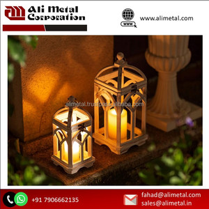 Linterna de madera de cuento de hadas parpadeante con fantasía hecha a mano para el jardín del hogar y la decoración y personalización de la boda - Product Image 6