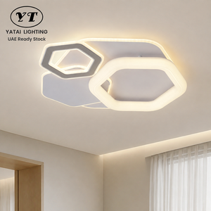 Plafonnier LED moderne en acrylique géométrique à intensité variable avec télécommande 140W, montage en surface pour salon et chambre - Product Image 1