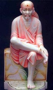Statue de Sai Baba en marbre blanc de haute qualité, sculptée à la main, en position assise, sur pierre de marbre utilisée dans les temples pour la décoration et la prière. - Product Image 6